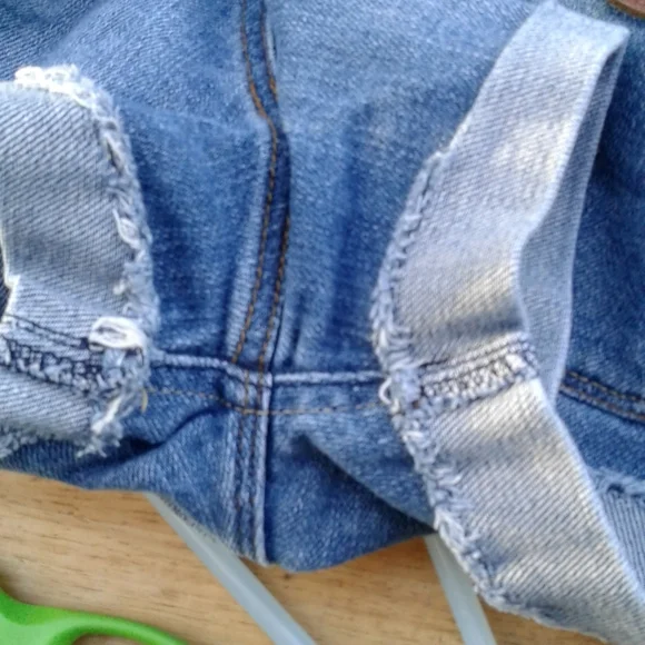 Short brand is Rocky dream size 1-25 good condition in inseam 2 1/2 in - Picture 6 of 8